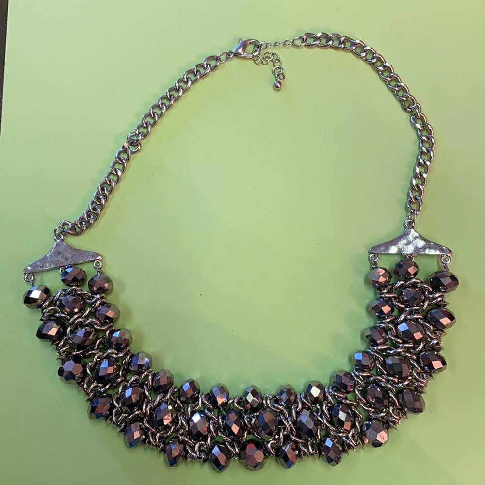 Sparkly silver tone necklace 🌺🌺🌺